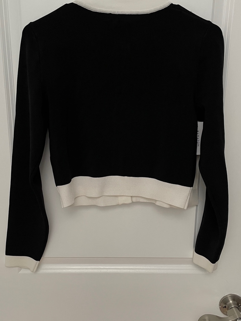 Aritzia size S legacy Black and white Pearl-Button Cropped Cardigan - Picture 5 of 7